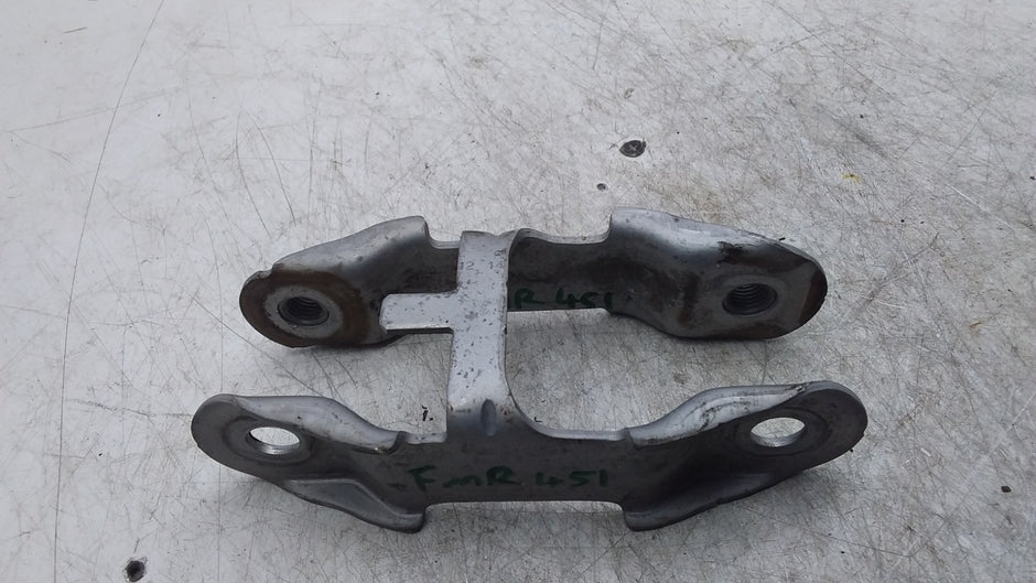 MERCEDES BENZ B-CLASS W246 ENGINE MOUNT BRACKET A2462400809 FMR451