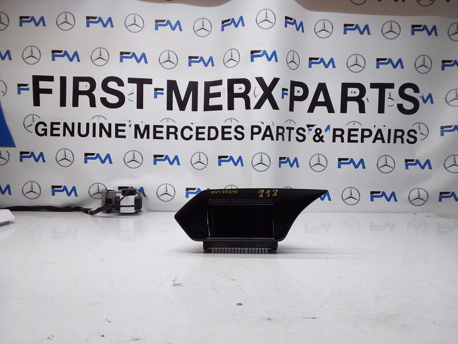 MERCEDES E-CLASS W212 2012 SAT NAV MULTIMEDIA SCREEN A2129004307 FM00698