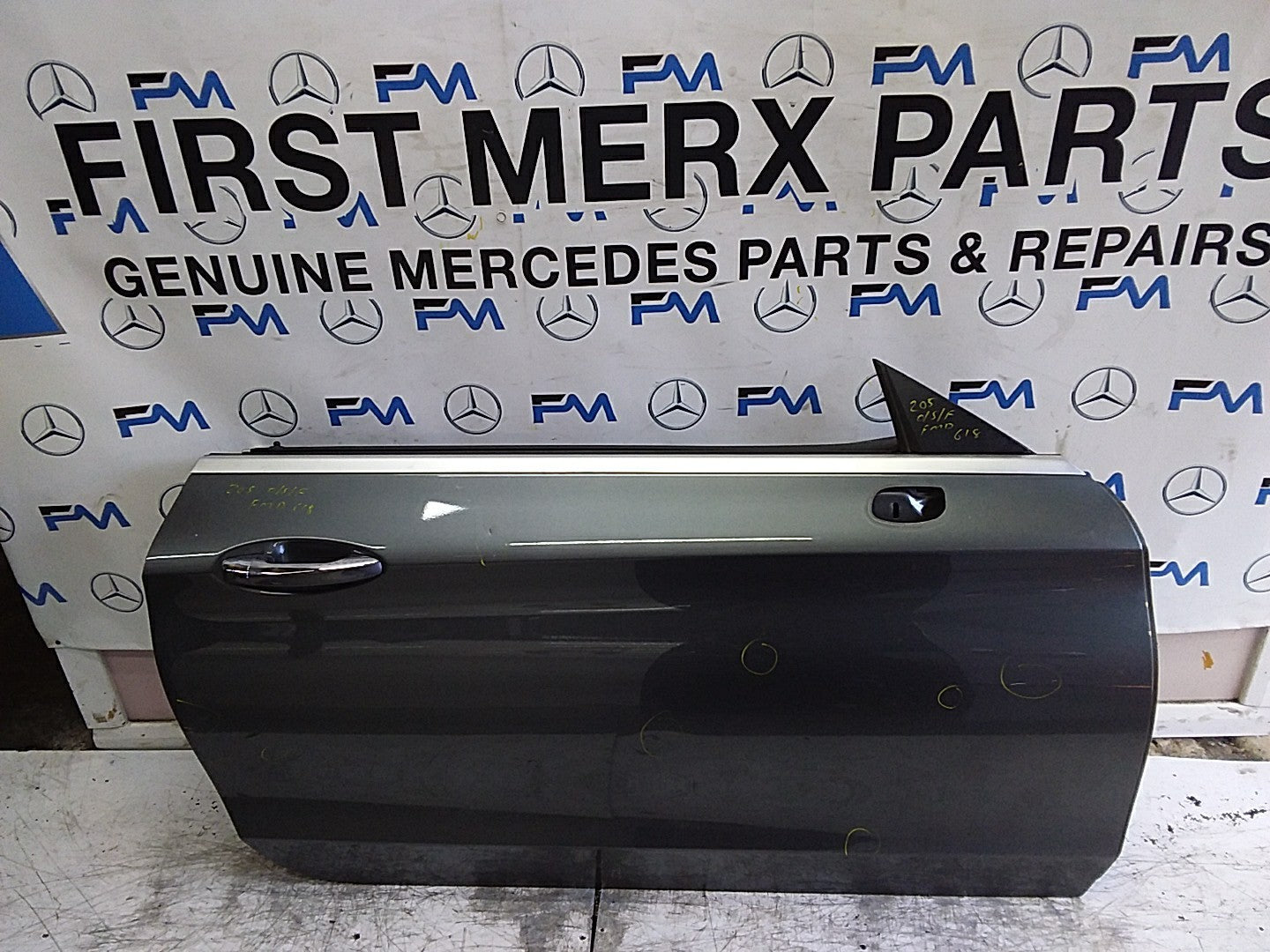 MERCEDES C-CLASS C205  DRIVER FRONT DOOR OSF GREY 2016 ONW COMPLETE FMD618