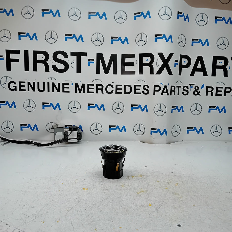 MERCEDES E-CLASS W213 DASHBOARD AIR VENT CENTRE 2016 A2138308000 FM001180
