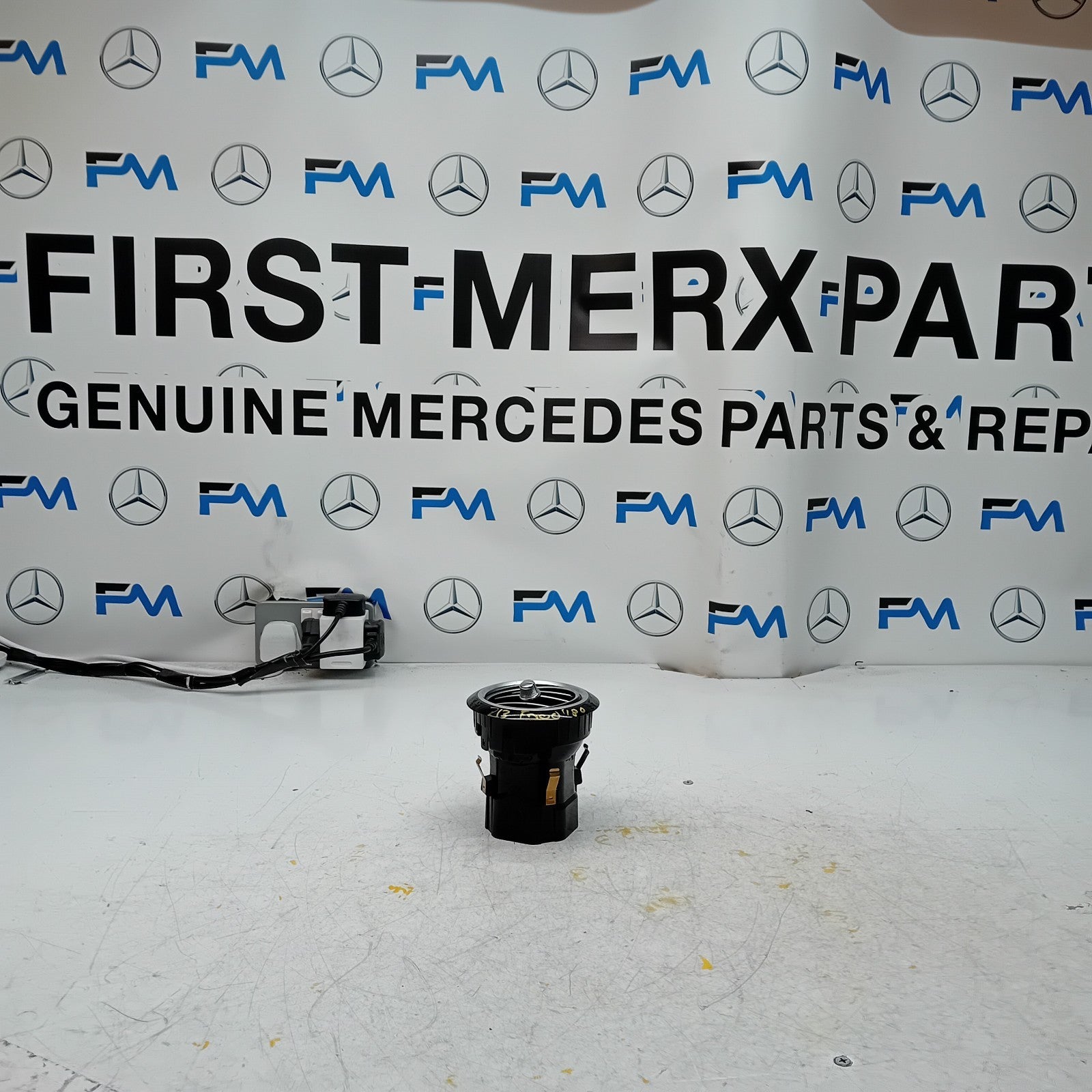 MERCEDES E-CLASS W213 DASHBOARD AIR VENT CENTRE 2016 A2138308000 FM001180