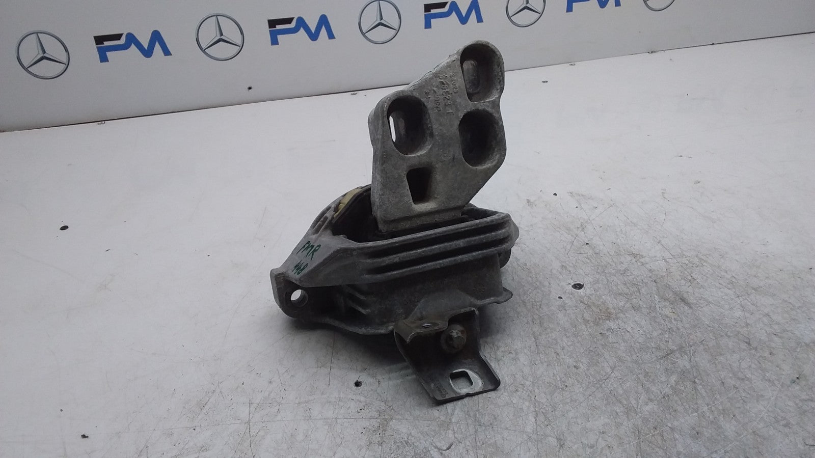MERCEDES BENZ A-CLS W176 PETROL ENGINE MOUNT LEFT SIDE A2462400617 FMR448