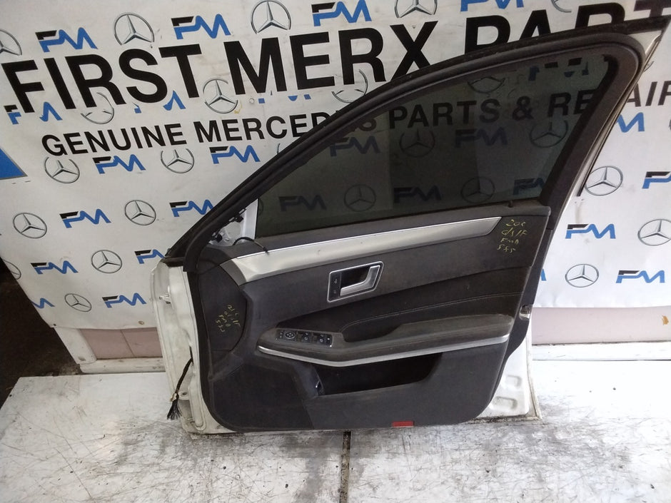 MERCEDES BENZ   E-CLASS W212  DRIVER FRONT DOOR OSF WHITE 2009-16  FMD585