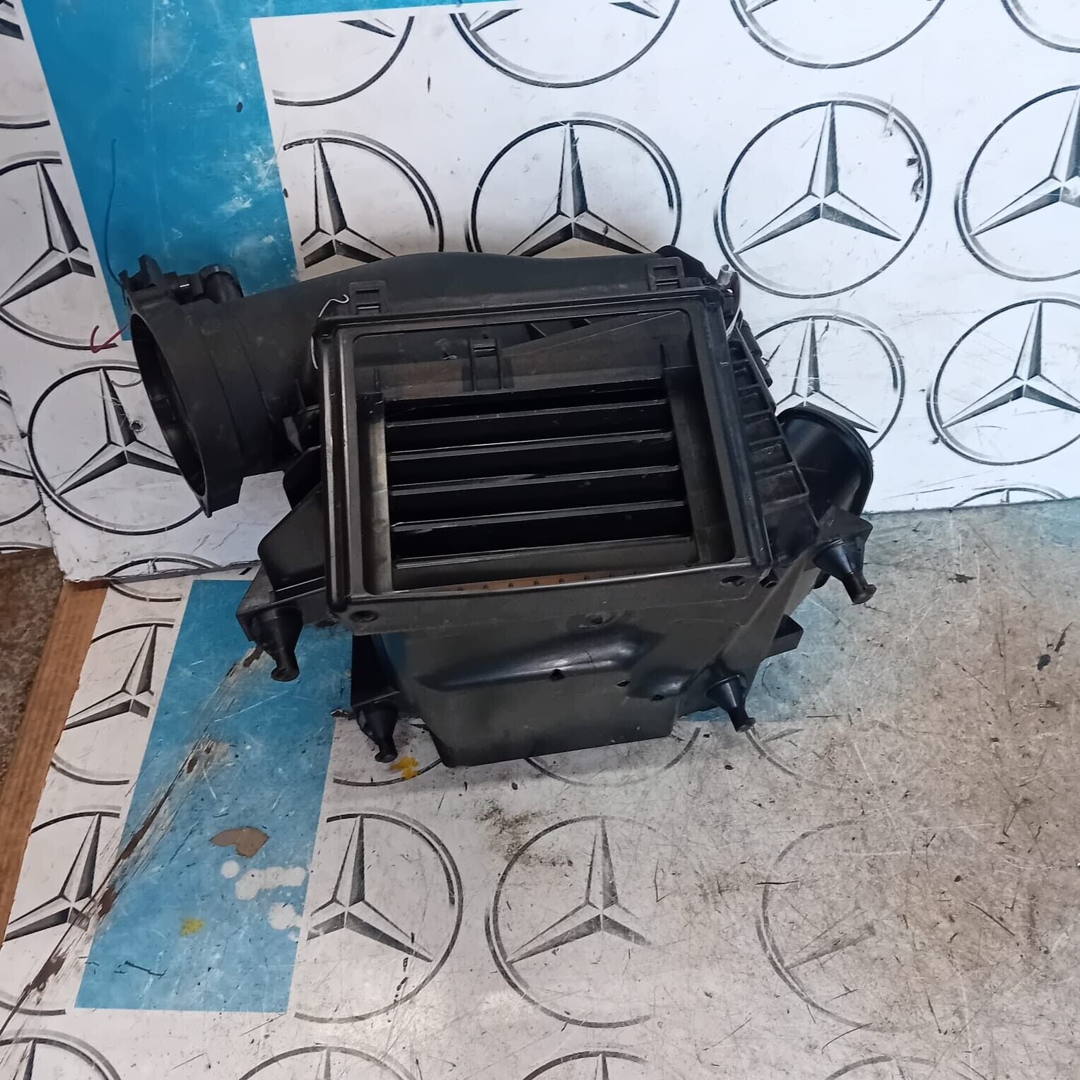 MERCEDES GLA CLASS X156 2013-2020 AIR FILTER BOX MASS SENSOR 2.1 D A6450900001