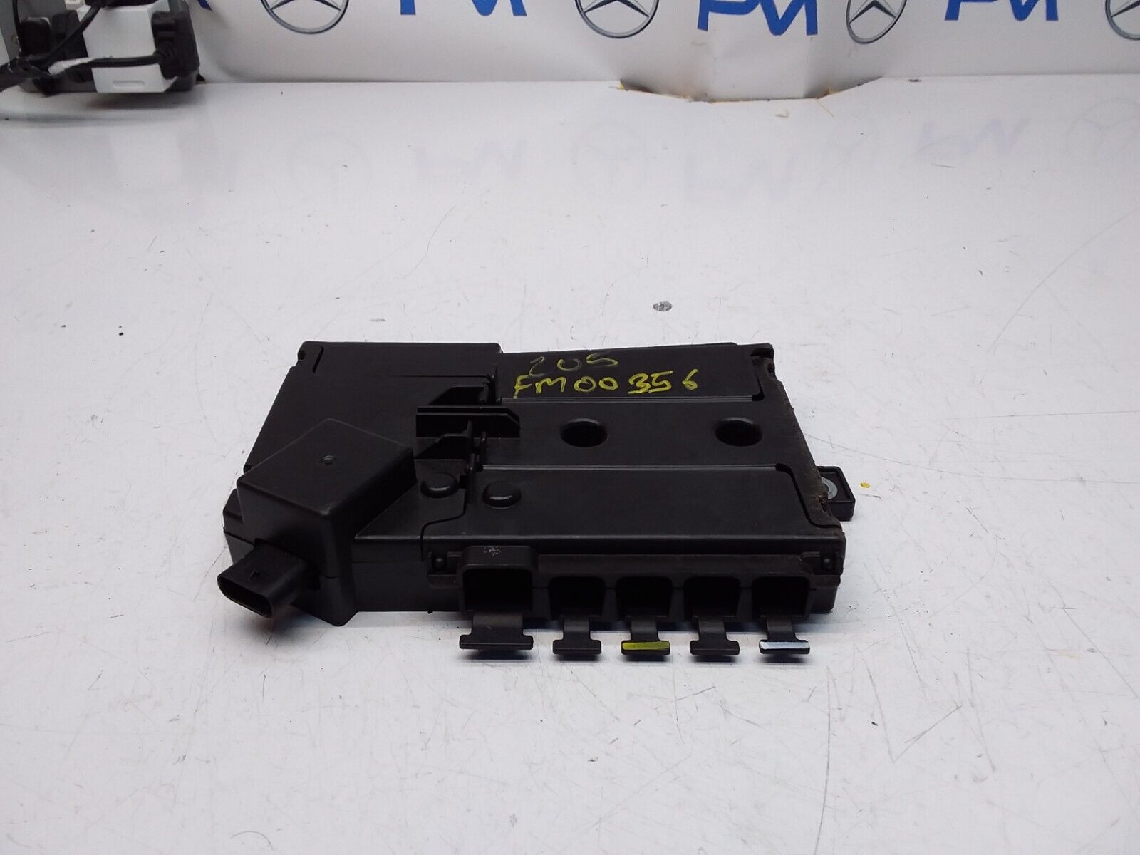 Mercedes C-Class W205 Front Inboard Fuxebox Module Unit A2055402850 FM00356