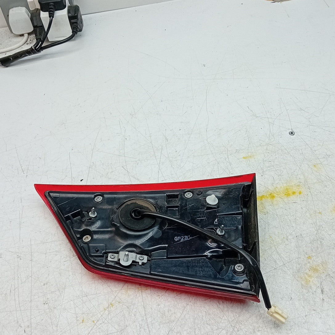 MITSUBISHI OUTLANDER MK3 PASSENGER SIDE LEFT REAR INNER TAIL LIGHT 2013 FMT306