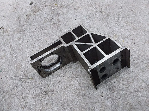 MERCEDES E-CLASS W213 RADIATOR SUPPORT BRACKET  FMR279