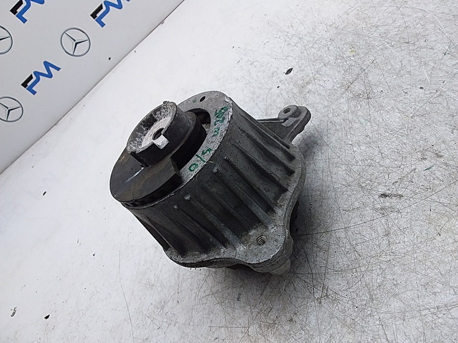 MERCEDES BENZ  C-CLASS W205  ENGINE MOUNT RIGHT OS A2052406717 FMR331