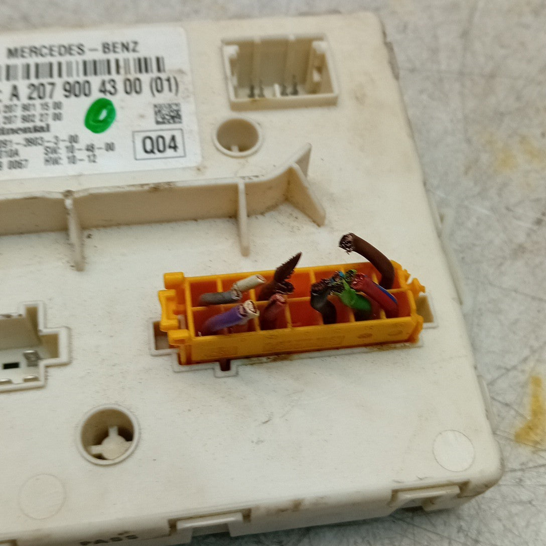 MERCEDES BENZ E-CLASS A207 CONVERTIBLE ROOF CONTROL MODULE A2079004300 FM001611