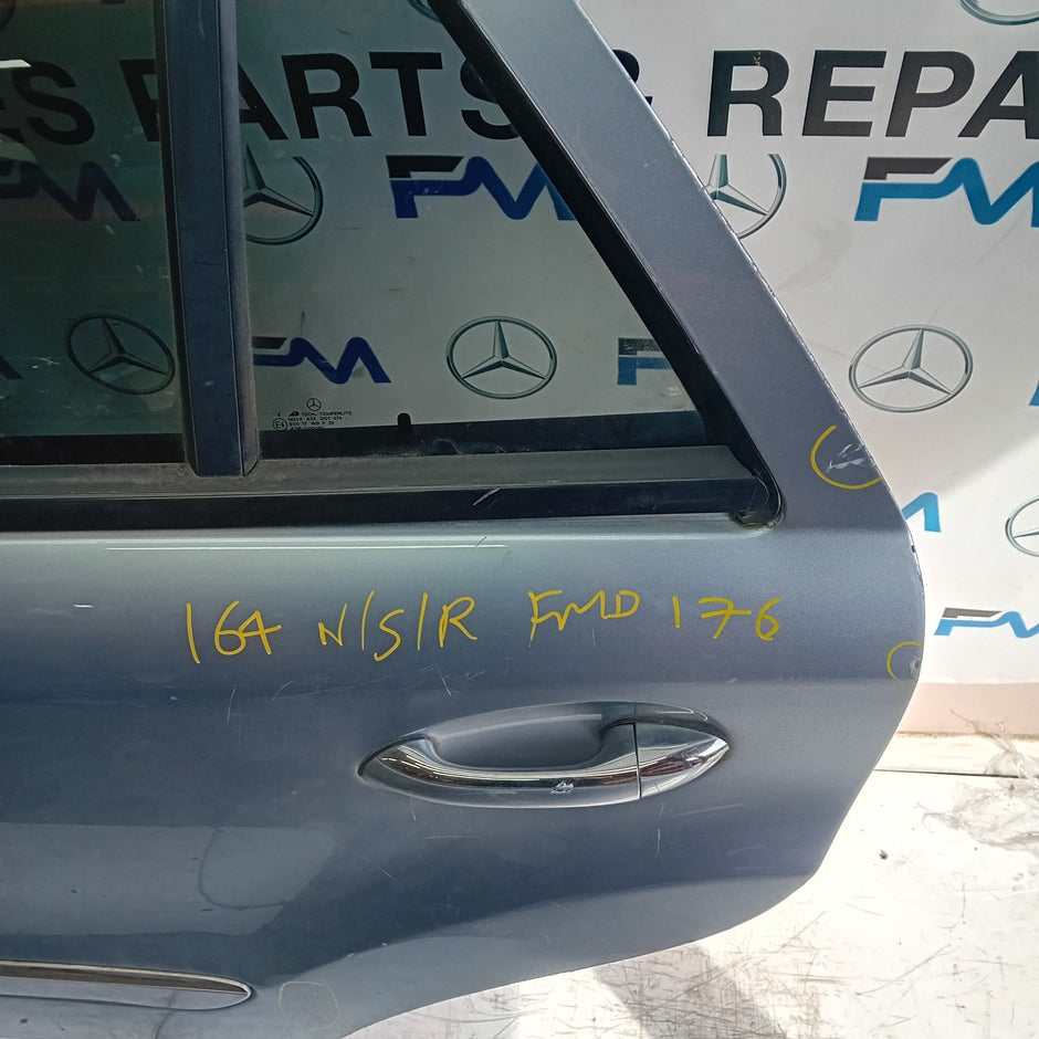 MERCEDES GL SUV W164 PASSENGER SIDE REAR DOOR NSR GREY 2007-2012 COMPLETE FMD176