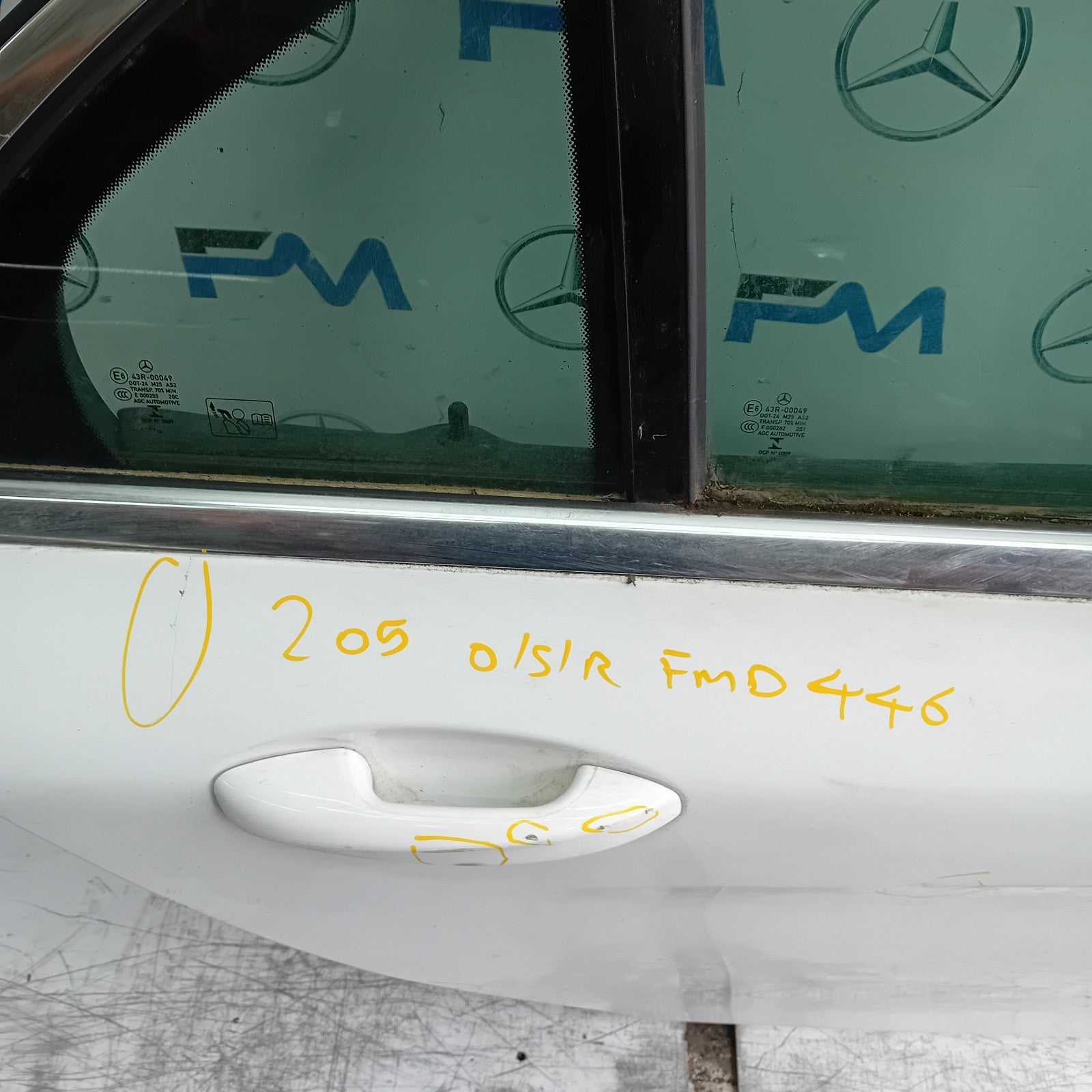MERCEDES C-CLASS W205 DRIVER REAR DOOR OSR WHITE 2014 ON COMPLETE FMD446