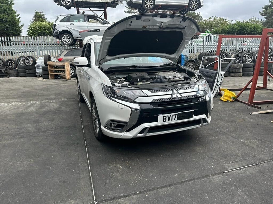 MITSUBISHI OUTLANDER 2017 BREAKING/SUSPENSION LEGS (ALL)