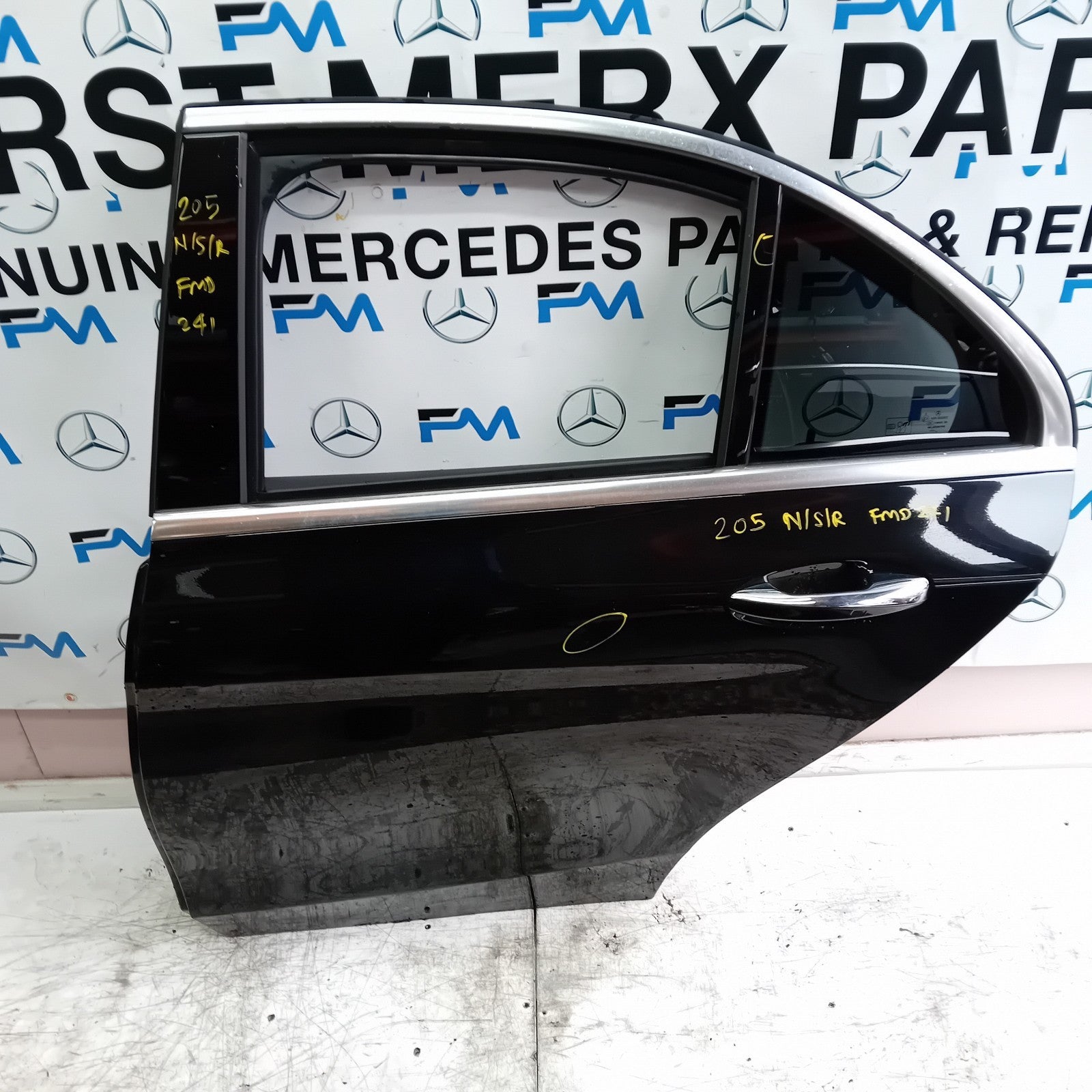 MERCEDES C-CLASS W205 SLN PASSENGER REAR DOOR NSR BLACK 2014 ON COMPLETE FMD241