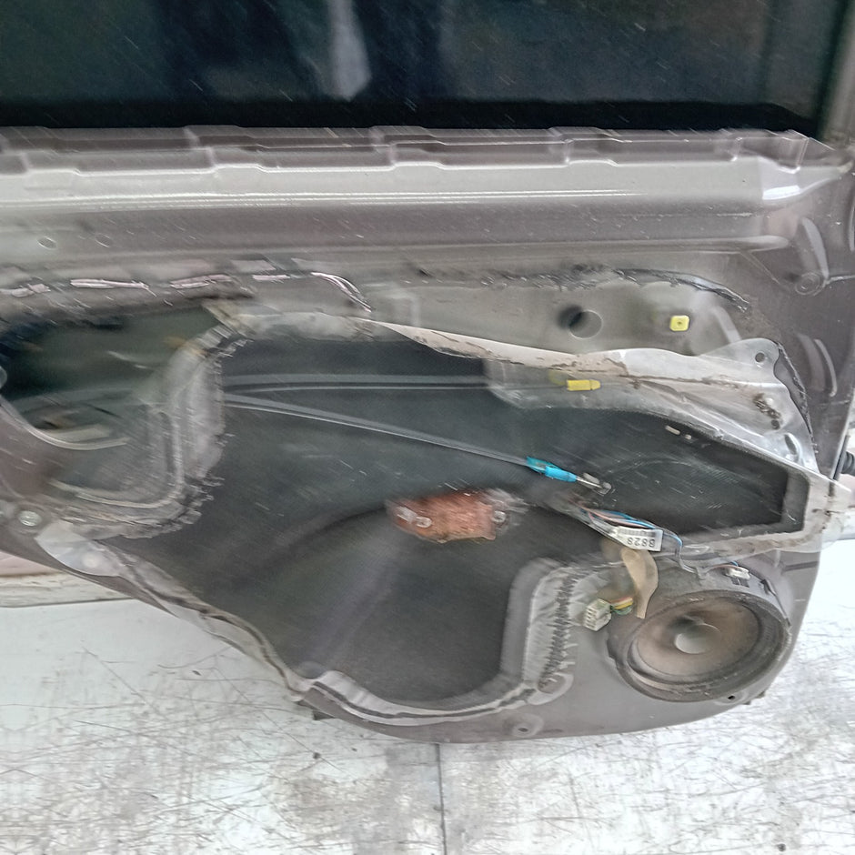 MITSUBISHI OUTLANDER MK3 PASSENGER REAR DOOR NSR 2013 BROWN FMD500