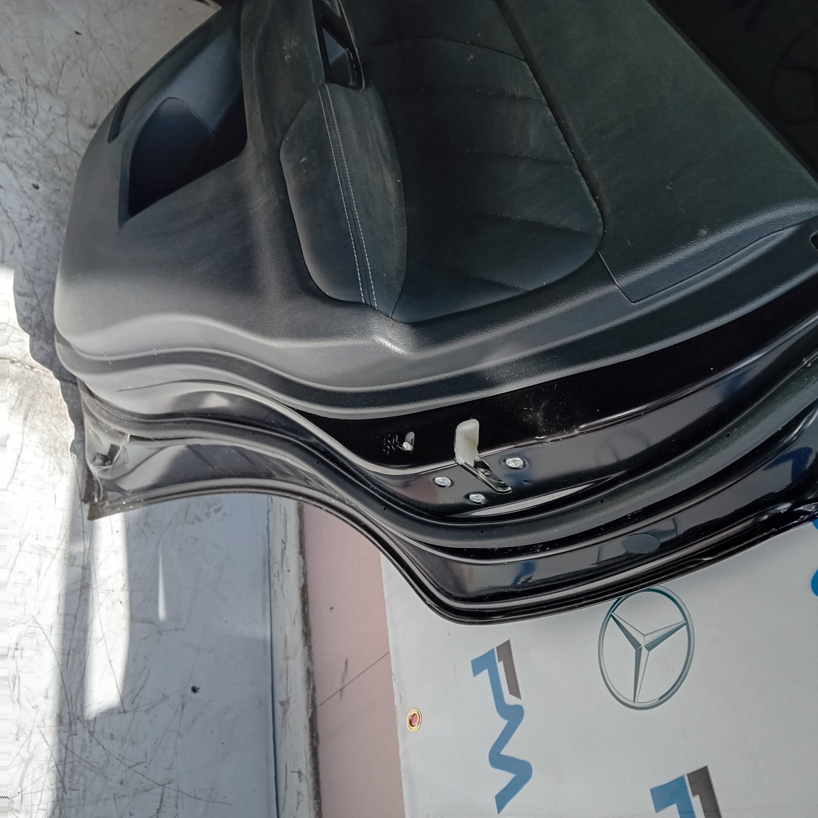 MITSUBISH OUTLANDER MK3 DRIVER SIDE REAR DOOR OSR BLACK 2013 COMPLETE FMD190