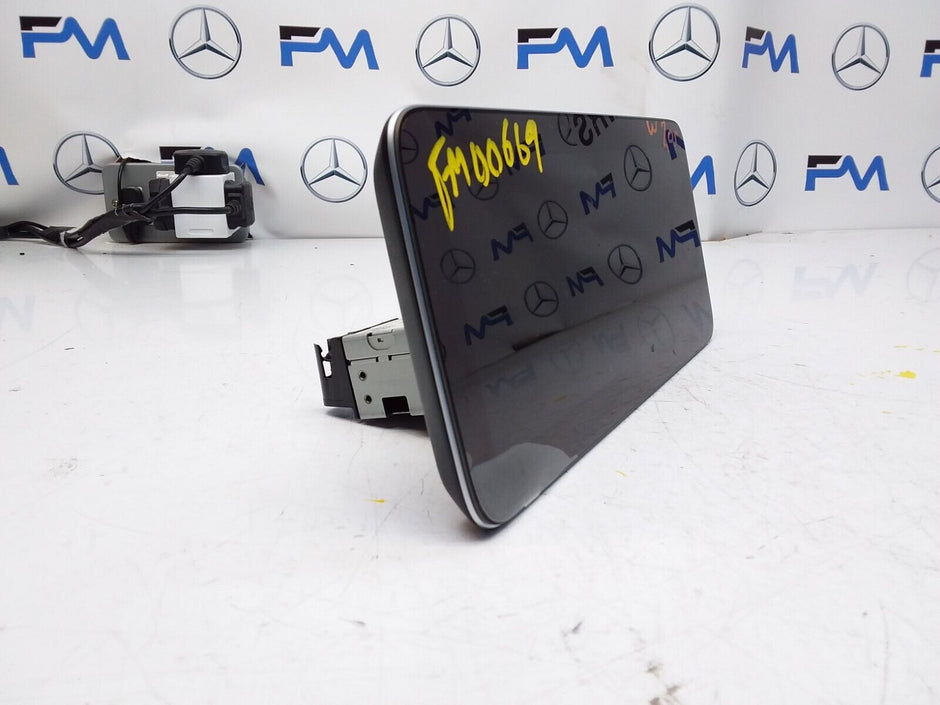 MERCEDES C-CLASS W205 COUPE 2017 SAT NAV MULTIMEDIA SCREEN A2059006945 FM00669