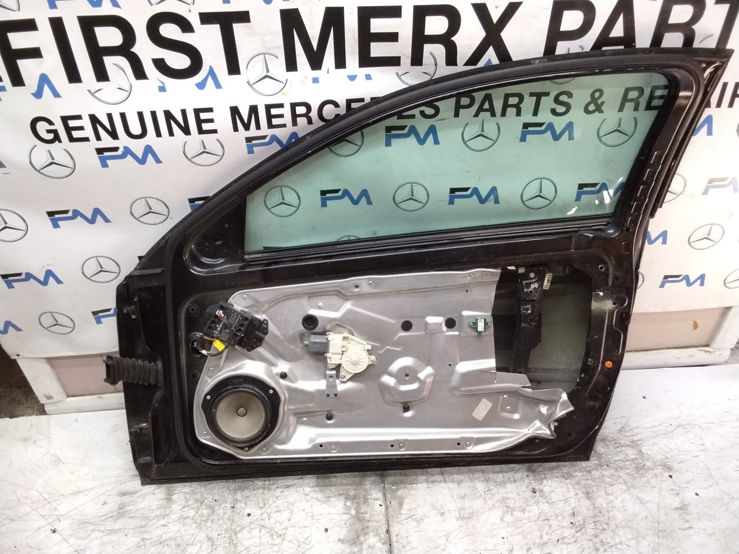 MERCEDES C-CLASS W204 SLN DRIVER FRONT DOOR OSF BLACK 2008-14  FMD534