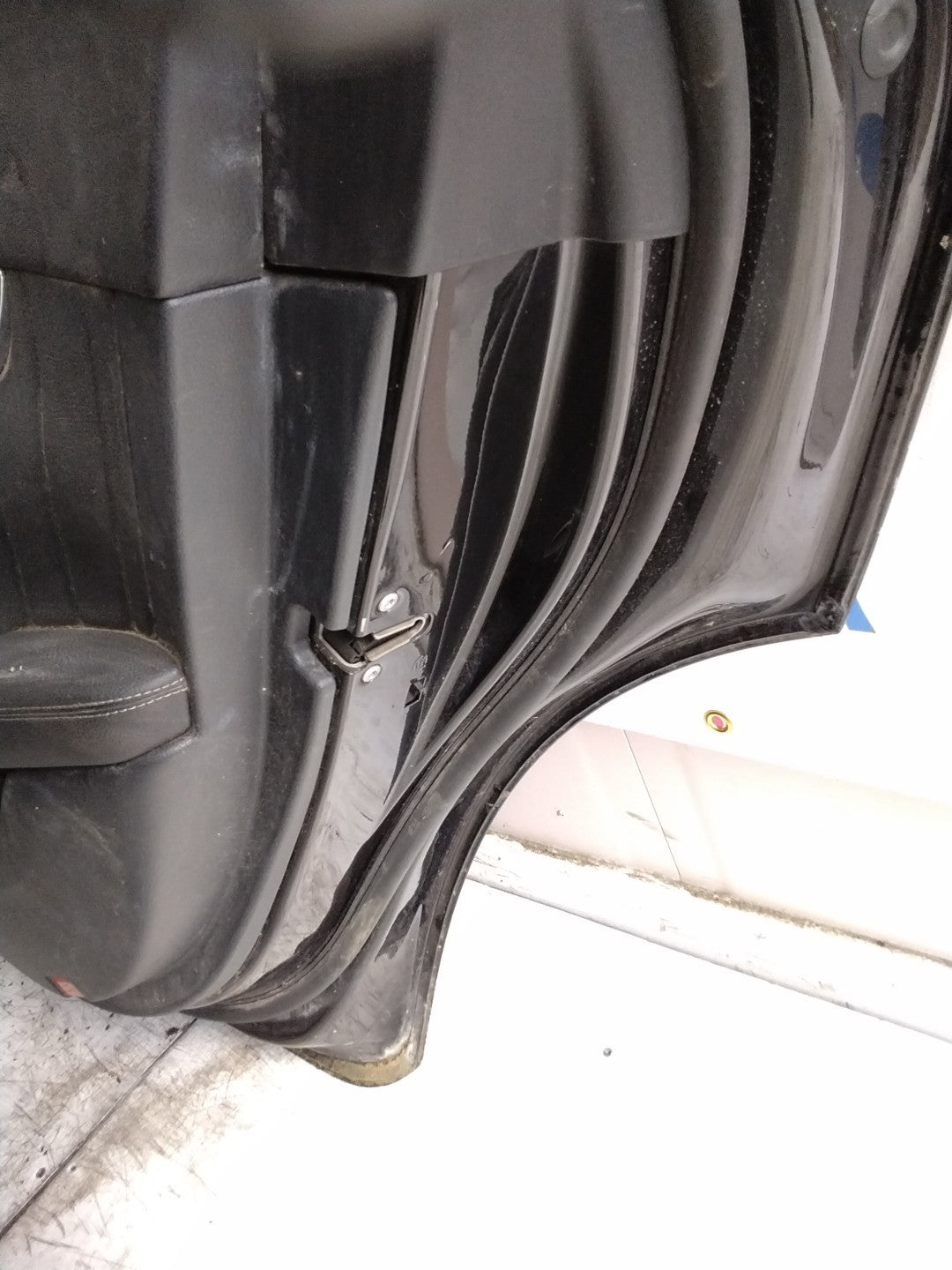 MERCEDES BENZ GLC X253  DRIVER REAR DOOR OSR BLACK 2016 ON COMPLETE FMD308