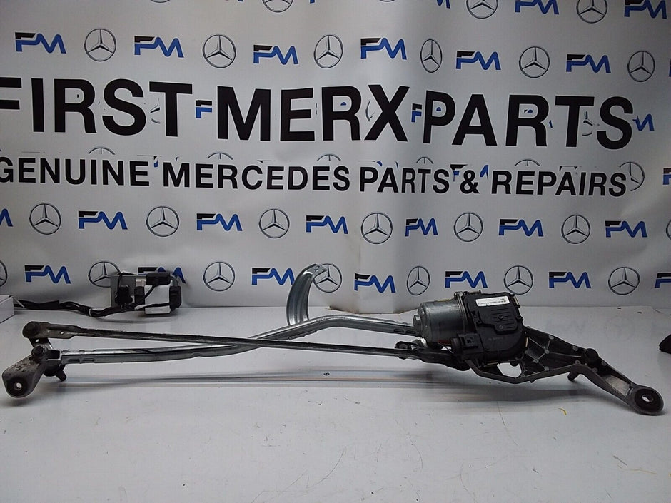 MERCEDES E-CLASS 2018 W213 A2138207402 FRONT WIPER MOTOR  FM00187