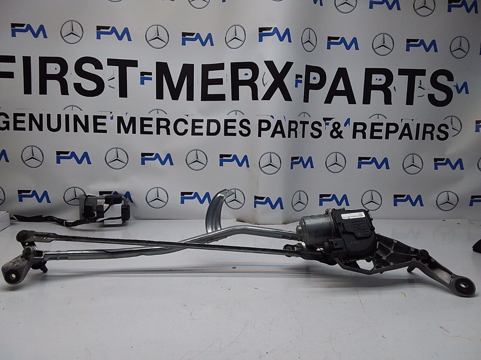 MERCEDES E-CLASS 2018 W213 A2138207402 FRONT WIPER MOTOR  FM00187