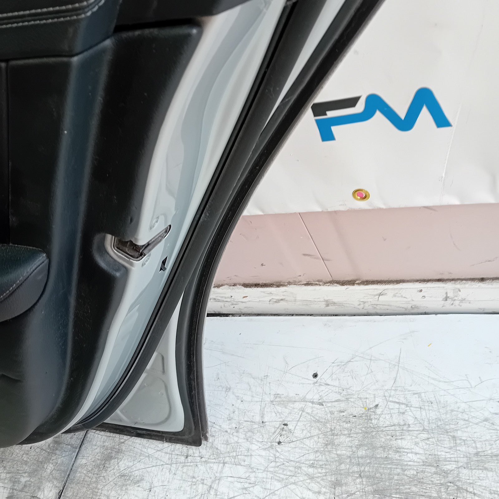 MERCEDES E-CLASS W213 SLN DRIVER REAR DOOR OSR SILVER 2016 ON COMPLETE FMD477