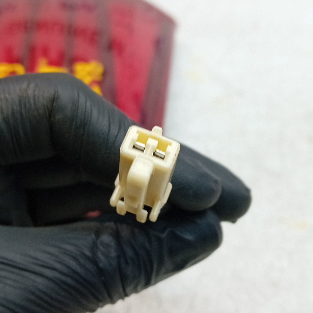 MITSUBISHI OUTLANDER MK3 DRIVER SIDE RIGHT REAR INNER TAIL LIGHT 2013 FMT298