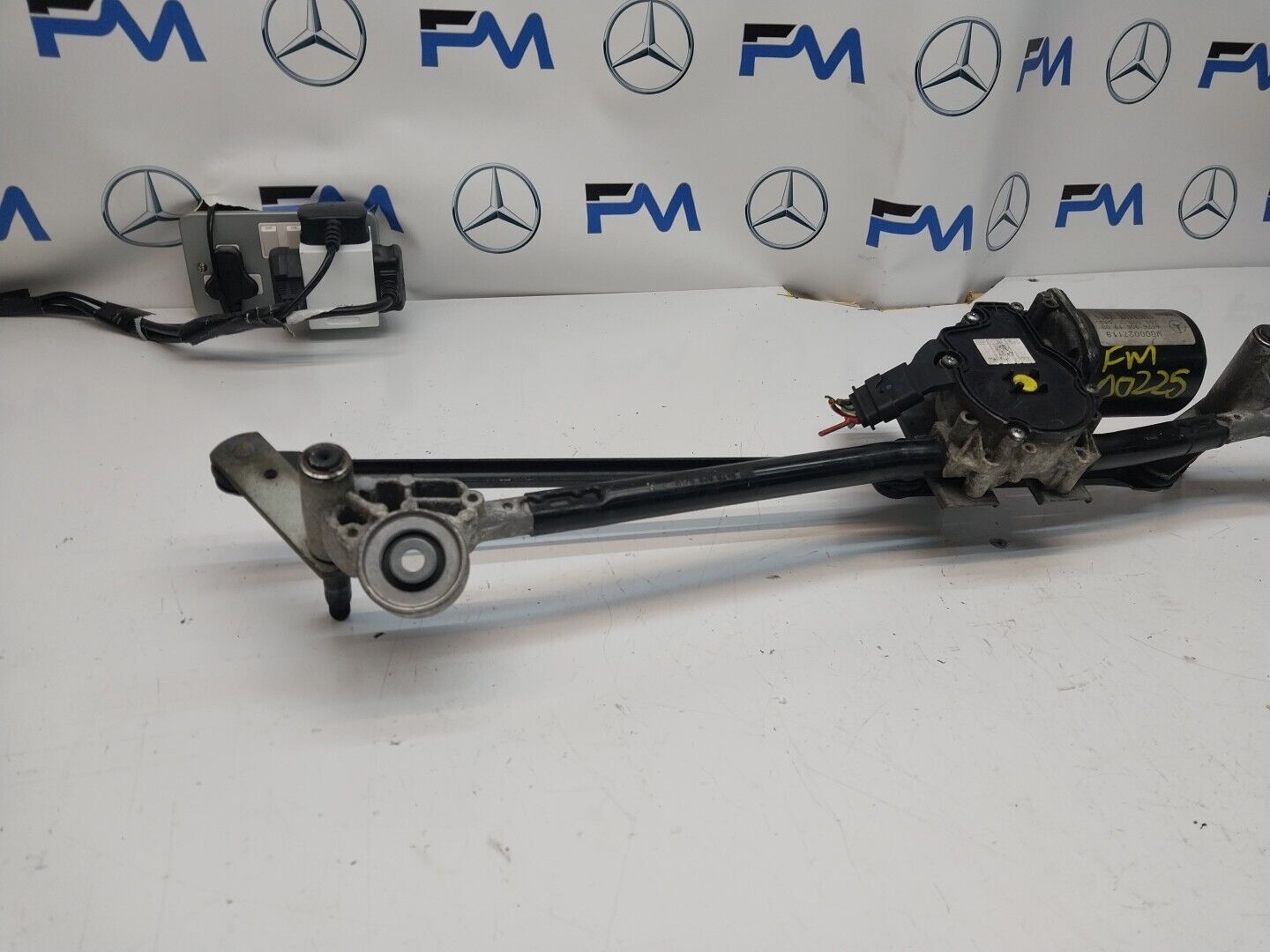 MERCEDES-BENZ A CLA GLA 2015-2018 Wiper Motor Front & Linkage A1769061900FM00225