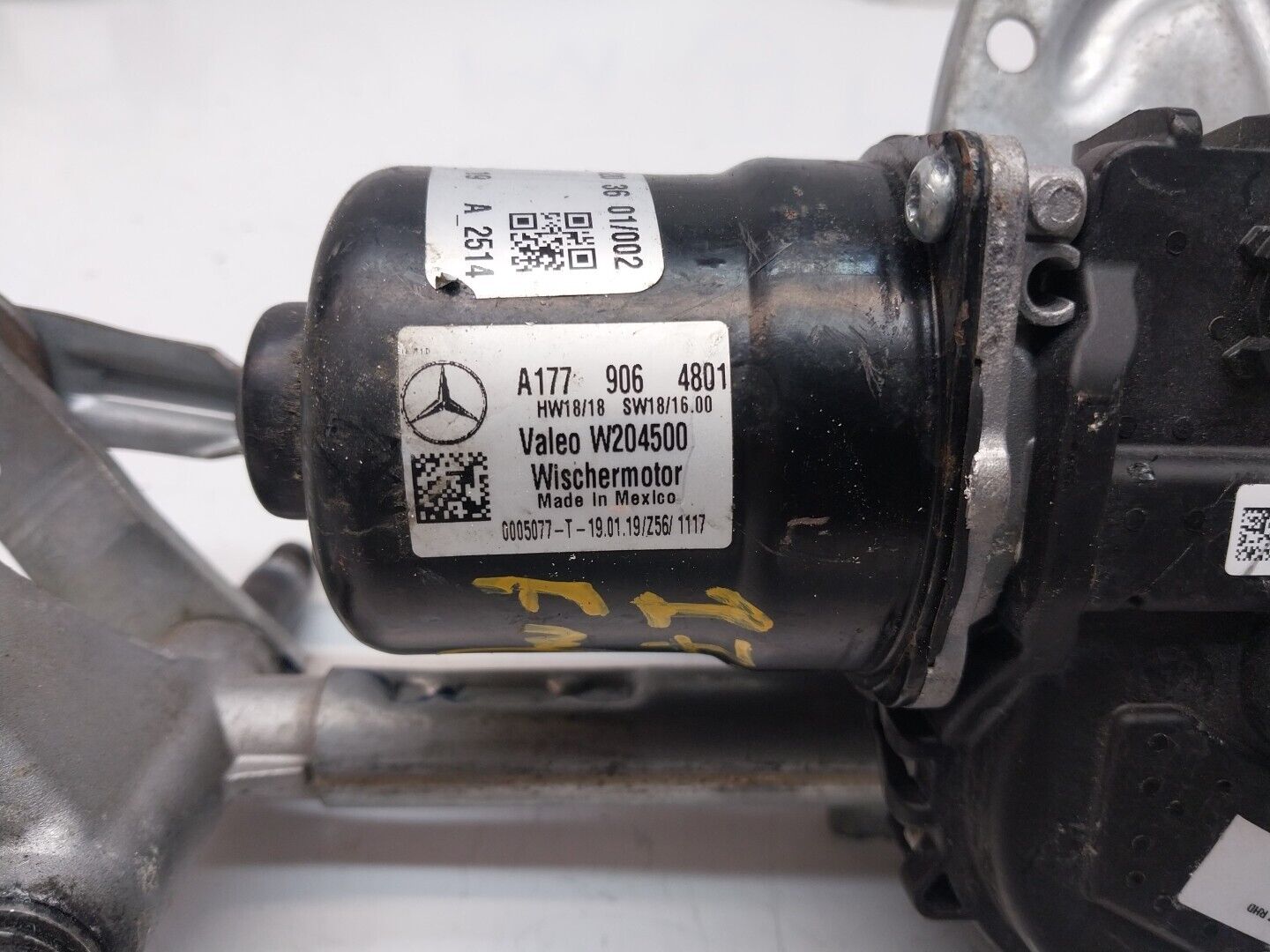 MERCEDES-BENZ A CLASS W177  FRONT WIPER MOTOR WITH LINKAGE A1779064801 FM00233