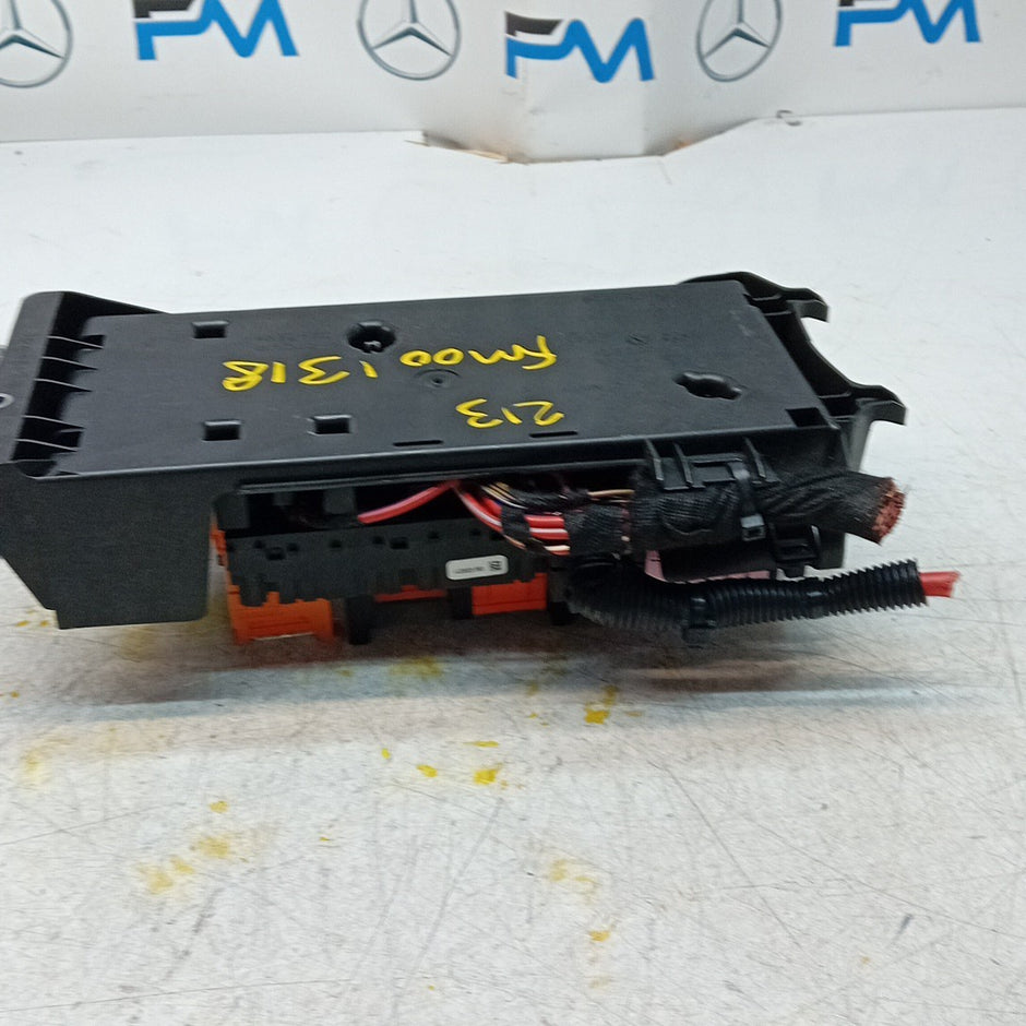 MERCEDES BENZ  E-CLASS  W213 FUSE RELAY JUNCTION BOX 2016  FM001318