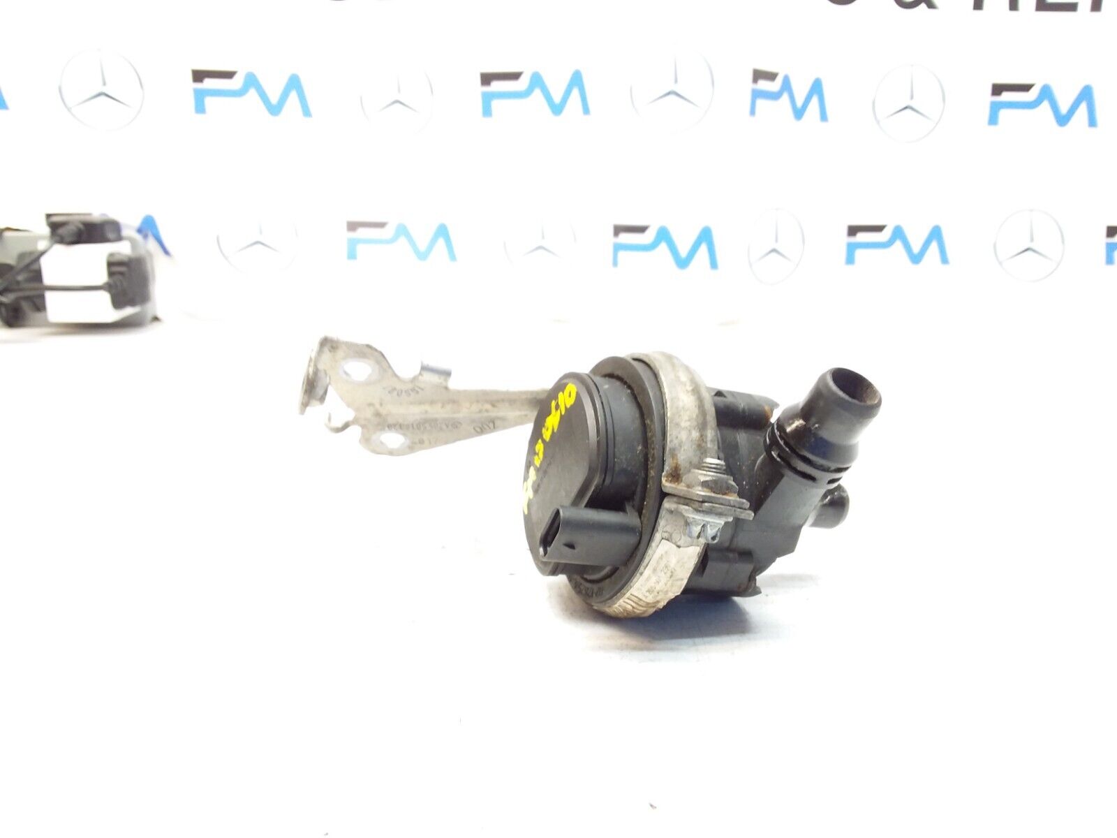 Mercedes E-CLASS W213 ELECTRIC COOLANT WATER PUMP A0005004386 FM00610 2023