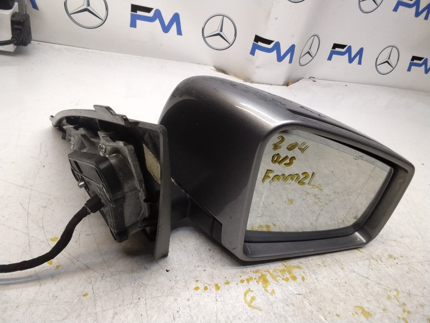 MERCEDES C-CLASS  W204 DRIVER SIDE WING MIRROR A2048109216 GREY FMM21