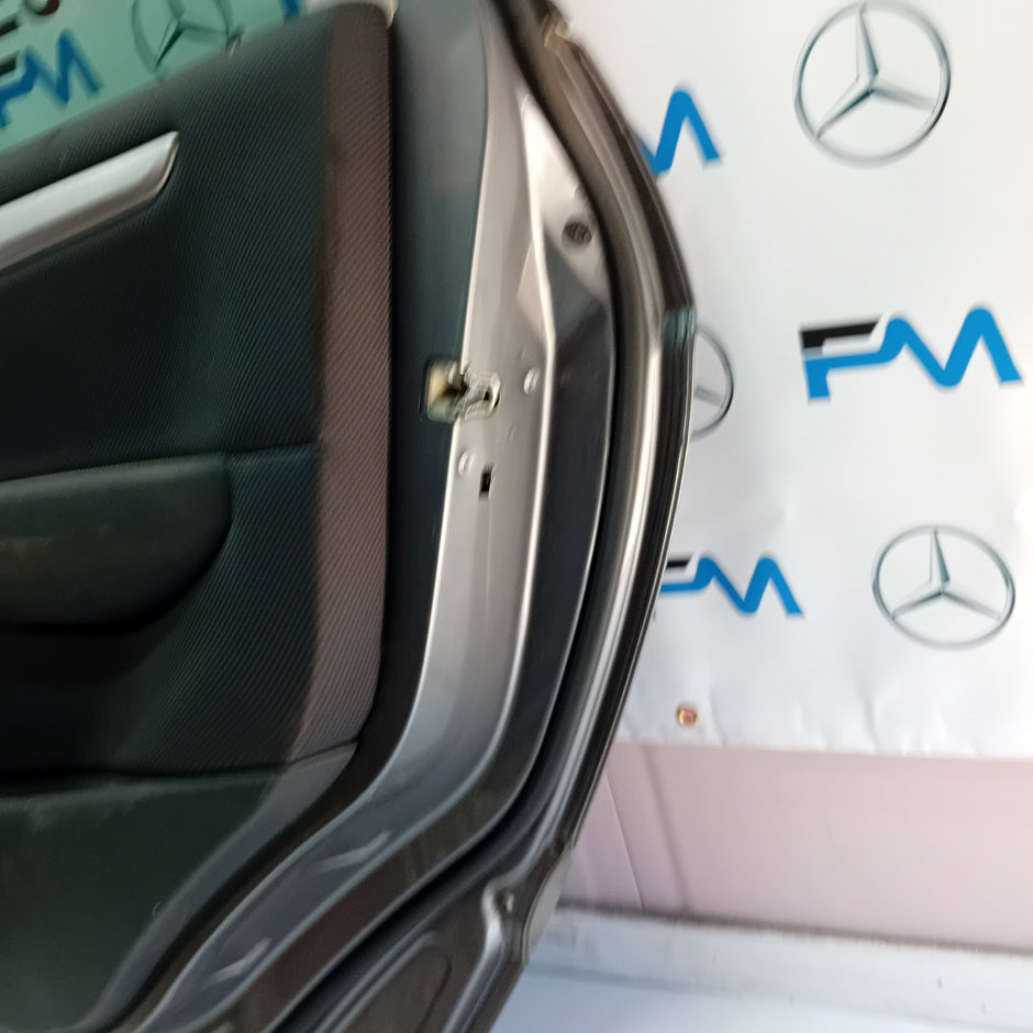 MERCEDES BENZ B-CLASS  W245  DRIVER SIDE REAR DOOR ( OFF SIDE REAR ) FM02