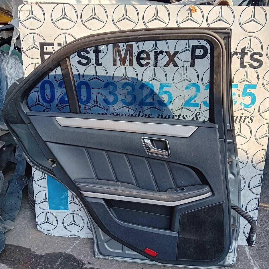 MERCEDES BENZ CLA  W117 DRIVER SIDE REAR DOOR ( OFF SIDE REAR )