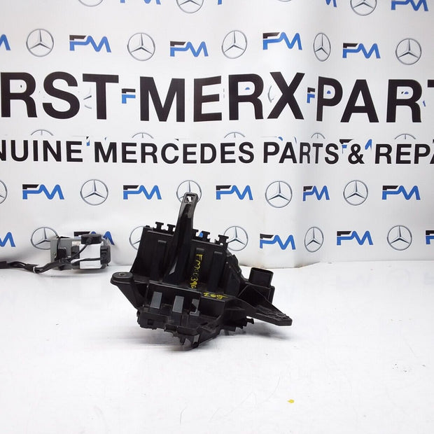 Mercedes C-CLASS W205 Fuse Relay Junction Box A2055402350 FM00390