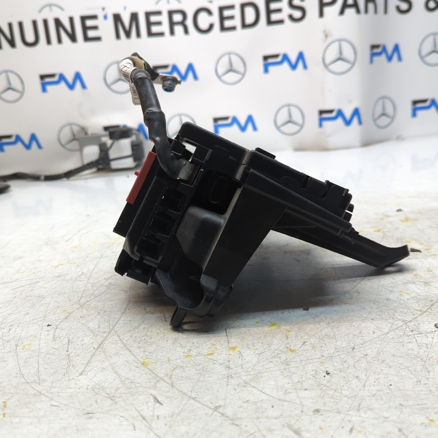 MERCEDES  E-CLASS W213 FUSE RELAY JUNCTION BOX A2135400750 2016 FM001367