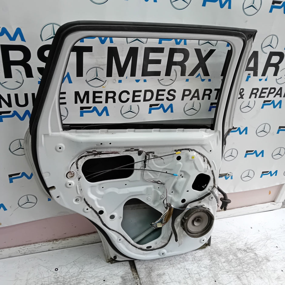 MITSUBISHI OUTLANDER MK3 PASSENGER REAR DOOR NSR WHITE 2013 COMPLETE FMD385