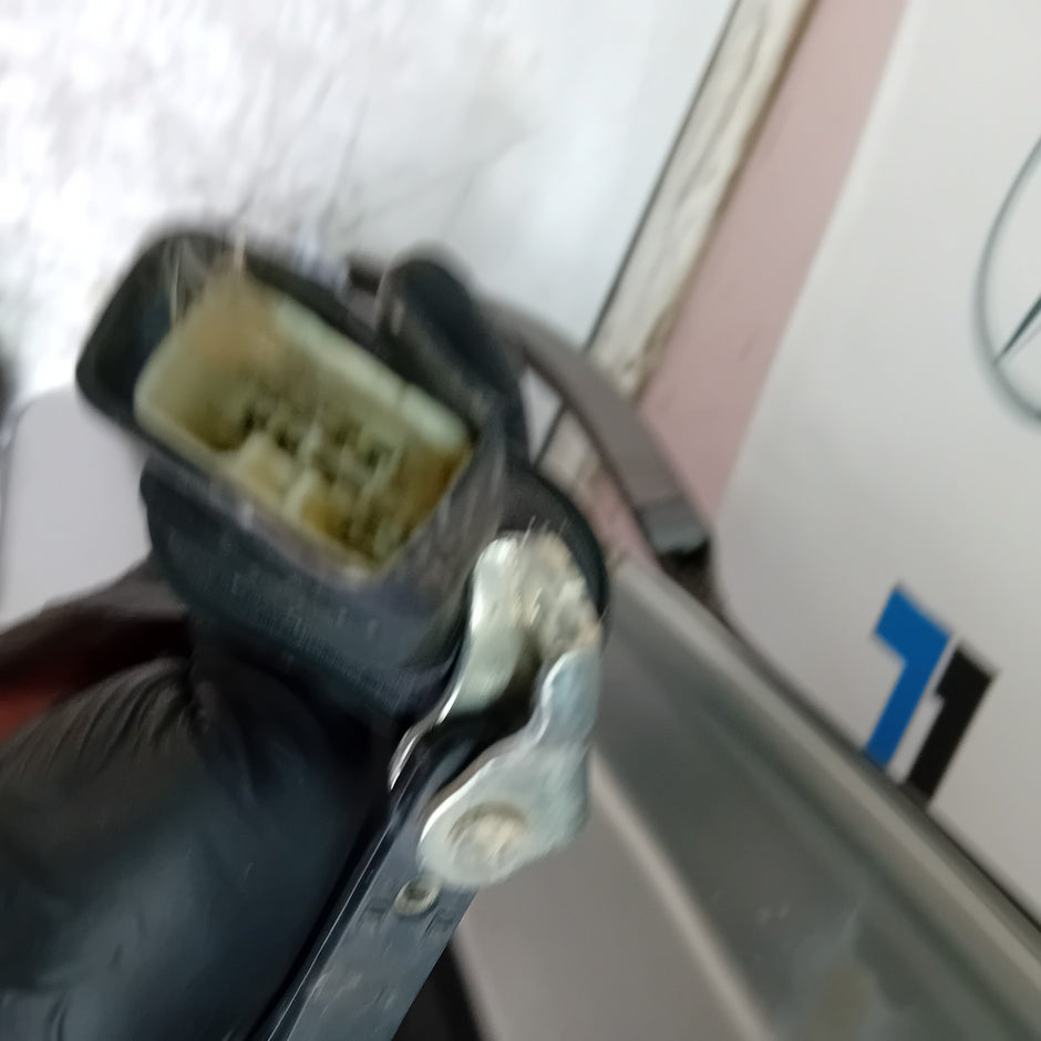 MITSUBISHI OUTLANDER MK3 DRIVER SIDE REAR DOOR OSR SILVER 2013 FMD412