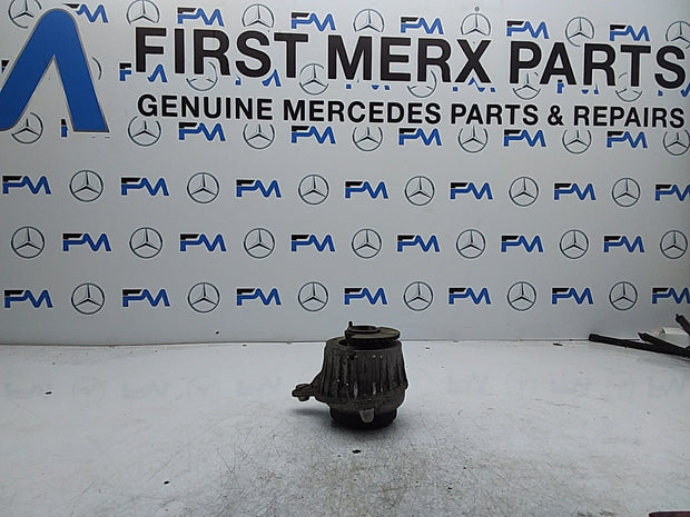 MERCEDES BENZ  C-CLASS W205  ENGINE MOUNT LEFT NS A2052406417 FMR318