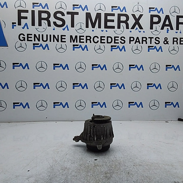 MERCEDES BENZ  C-CLASS W205  ENGINE MOUNT LEFT NS A2052406417 FMR318