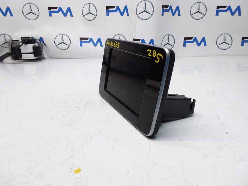 MERCEDES C-CLASS W205 2016 SAT NAV MULTIMEDIA SCREEN A2059004113 FM00685