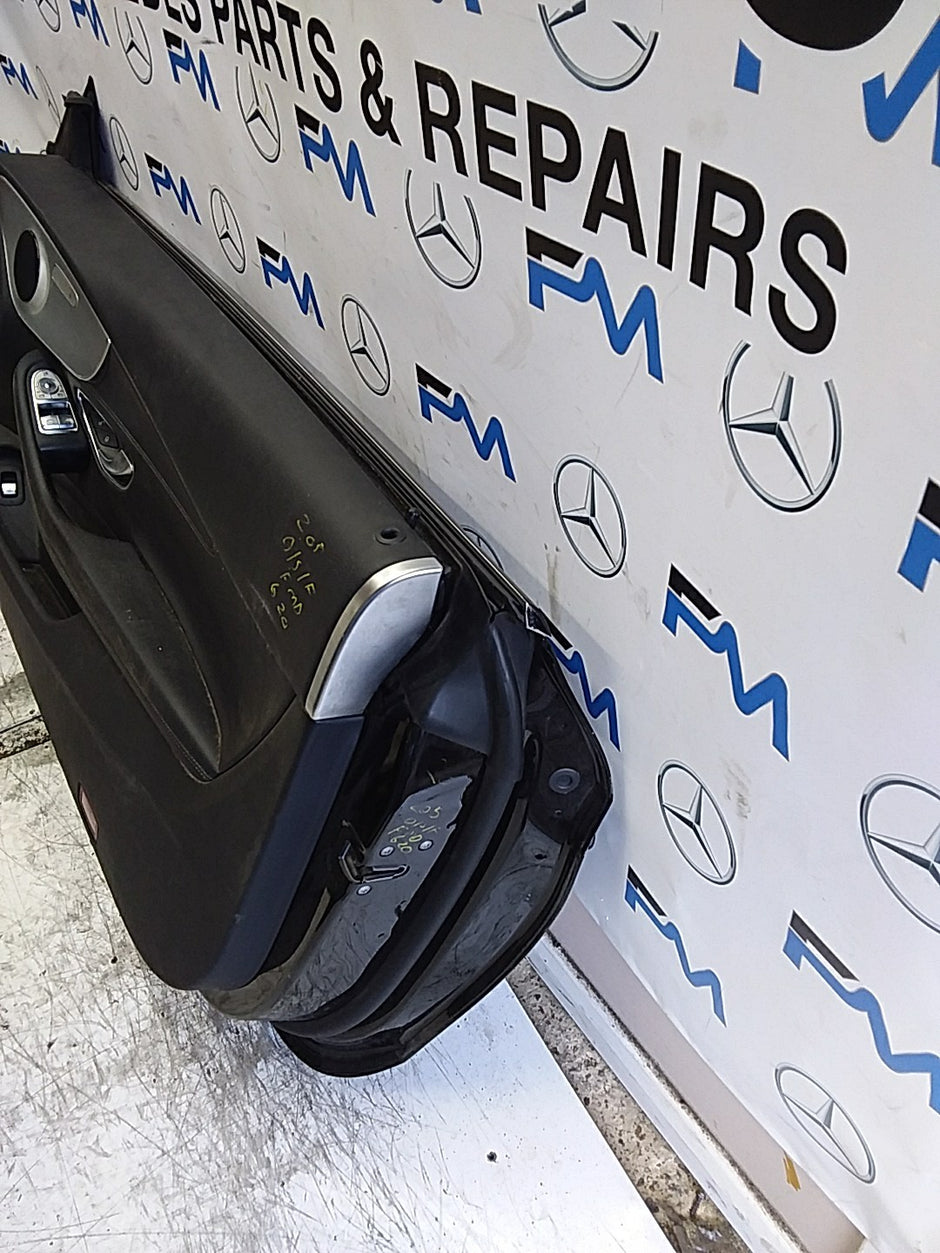 MERCEDES C-CLASS C205  DRIVER FRONT DOOR OSF BLACK 2015 ONWARDS COMPLETE FMD620