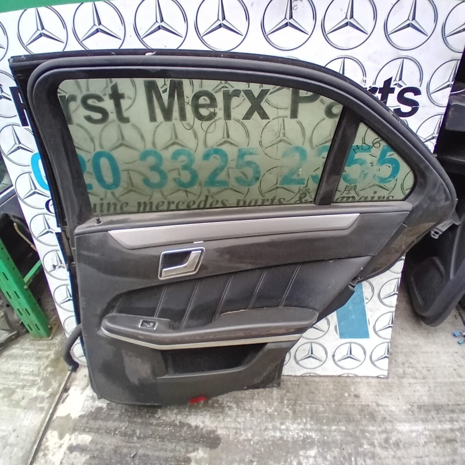 MERCEDES BENZ C-CLASS  W204  DRIVER SIDE REAR DOOR ( OFF SIDE REAR )