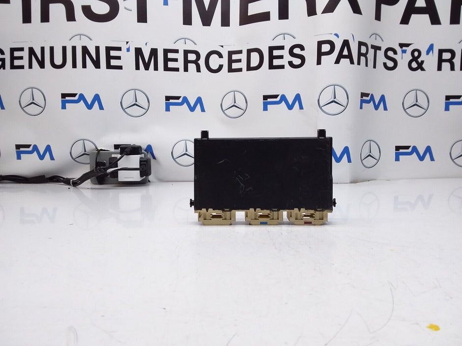 MERCEDES C-CLASS W205 FRONT RIGHT SEAT CONTROL MODULE A2059005122 FM00462