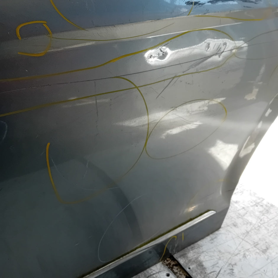 MEECEDS C-CLASS W204 PASSENGER REAR DOOR NSR GREY 2008-2014  FMD401