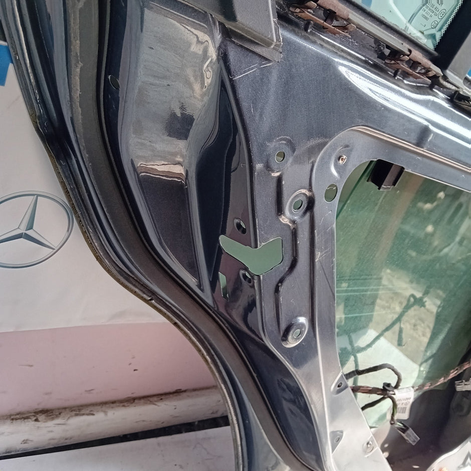 MEECEDES C-C-CLAS W204 SLN DRIVER REAR DOOR OSR 2008-14 GREY FMD284