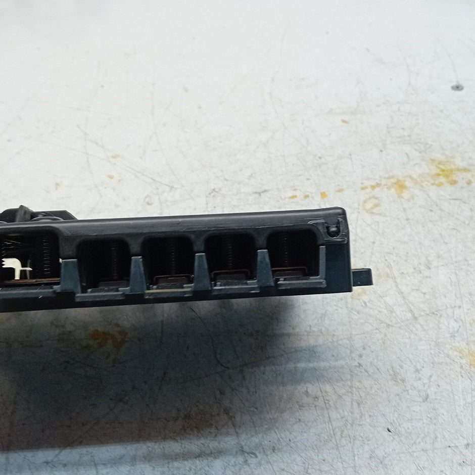 MERCEDES BENZ  E-CLASS  W213 FUSE RELAY JUNCTION BOX  A2135406200  FM001269