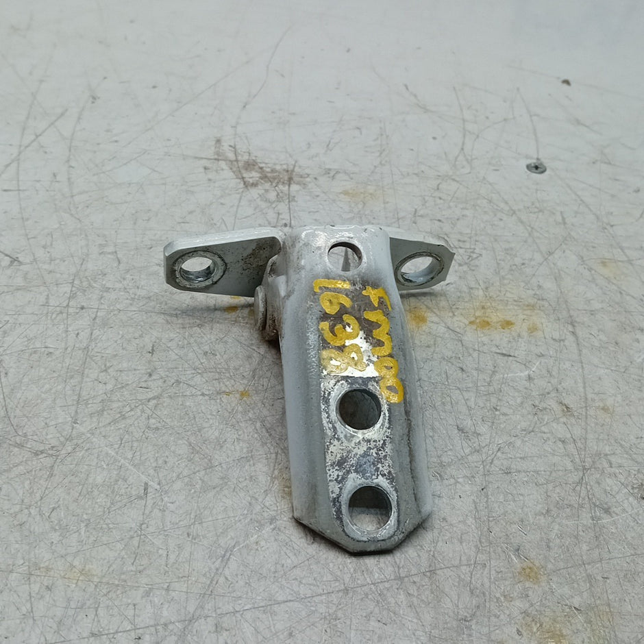 MITSUBISHI OUTLANDER MK3  FRONT DOOR HINGE PANEL A521 A046834 FM001638