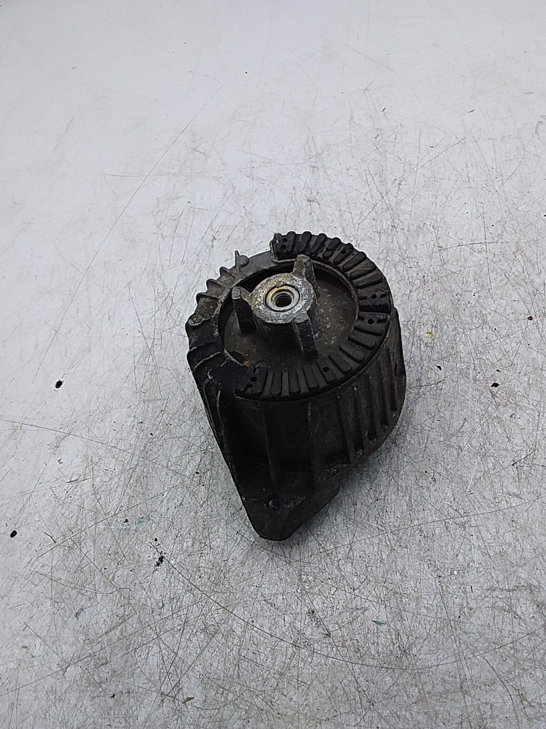 MERCEDES BENZ  E-CLASS W212  ENGINE MOUNT LEFT NS A2122404117 FMR320