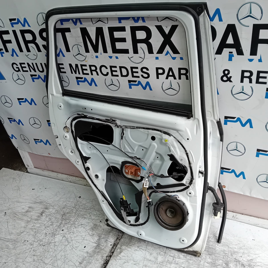 MITSUBISHI OUTLANDER MK3 PASSENGER REAR DOOR NSR 2013 WHITE FMD381