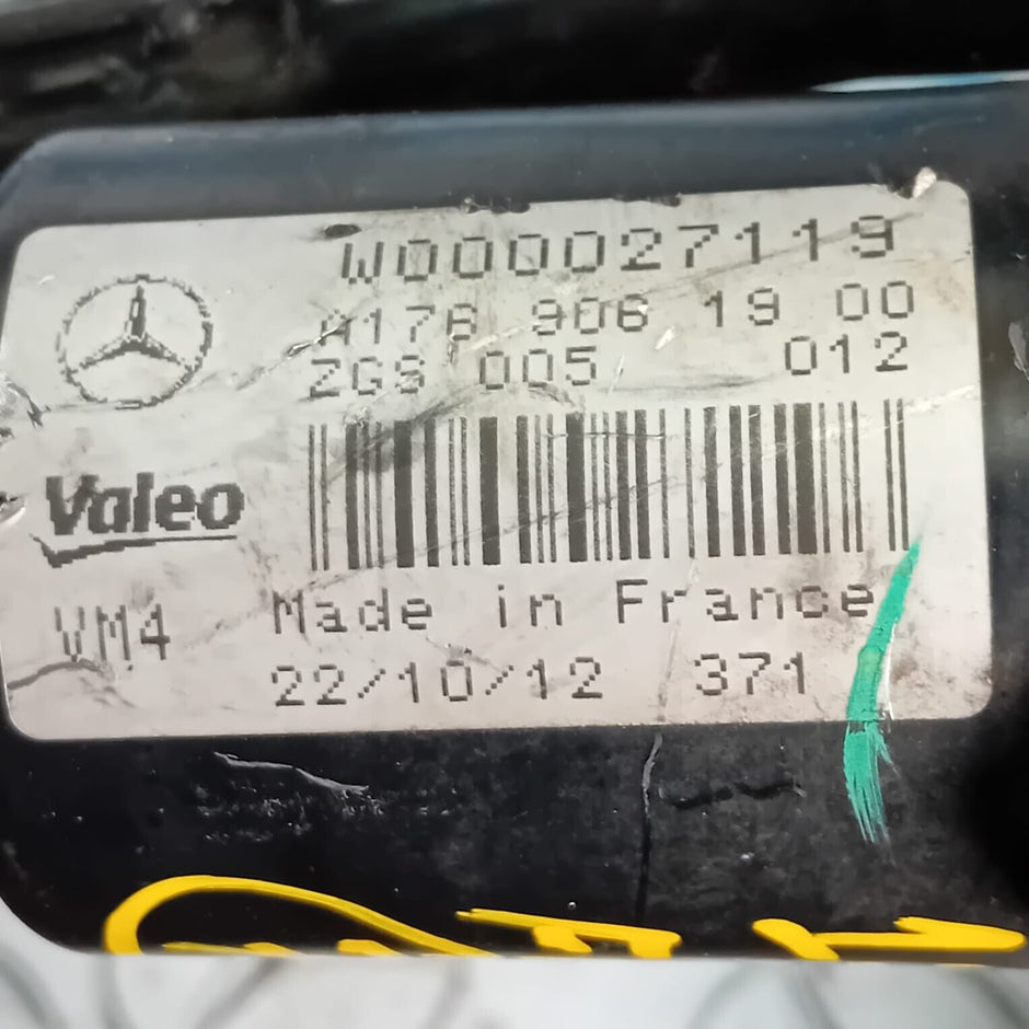 MERCEDES BENZ A-CLASS W176 WINDSCREEN WIPER MOTOR & LINKAGE A1769061900